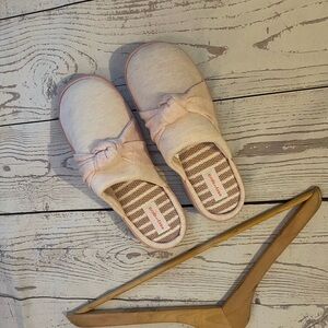 Easy Spirit NWOT pink closed toe slippers slip on size Large (8-9)